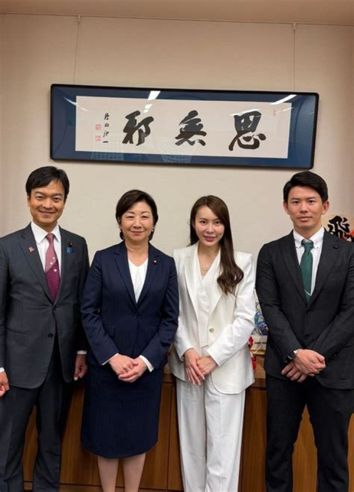 Hailee Steinfeld's Hollywood Journey: Tracking Her Age and Career Progress - SarkariResult