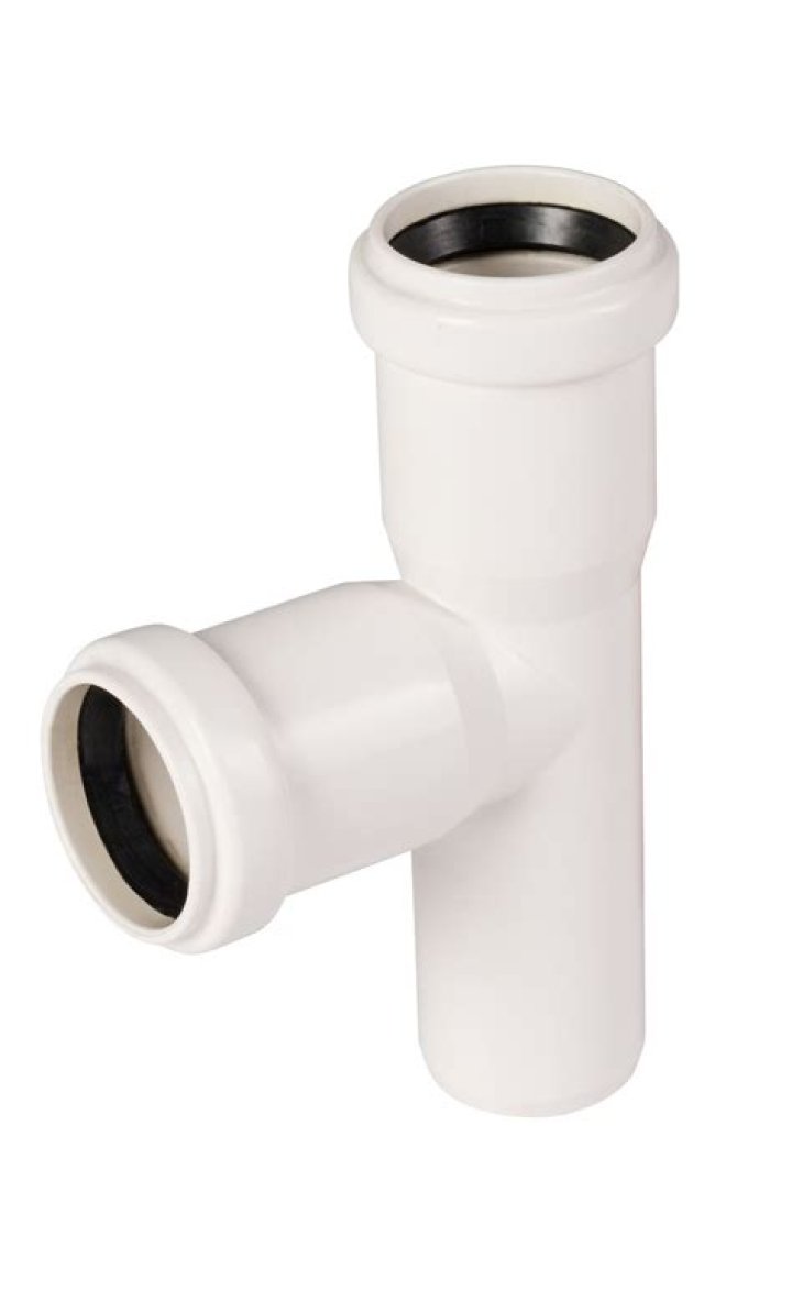 Gigi Hadid, Palestinian-Origin Supermodel, Condemns 'Terrorizing of Innocent People' Amidst the Free Palestine Movement - SarkariResult