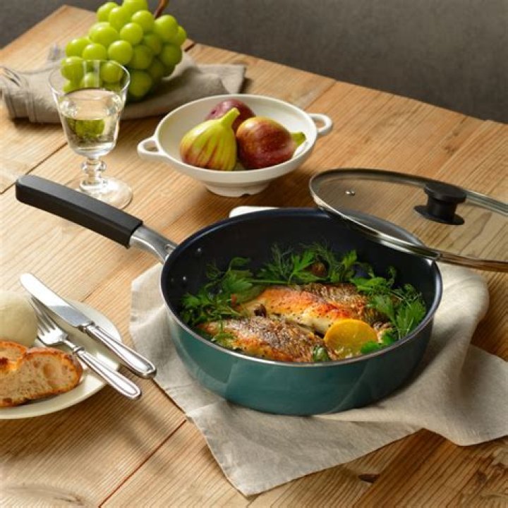 Tara Sutaria Makes Ott Debut, Shares Fierce First Look Poster Of Disney Hotstar Film Apurva - SarkariResult