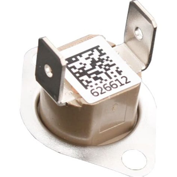 Into The Night Season 3 Release Date, Recap, Cast, Review, Plot, Spoilers, Streaming, Schedule & Where To Watch? - SarkariResult