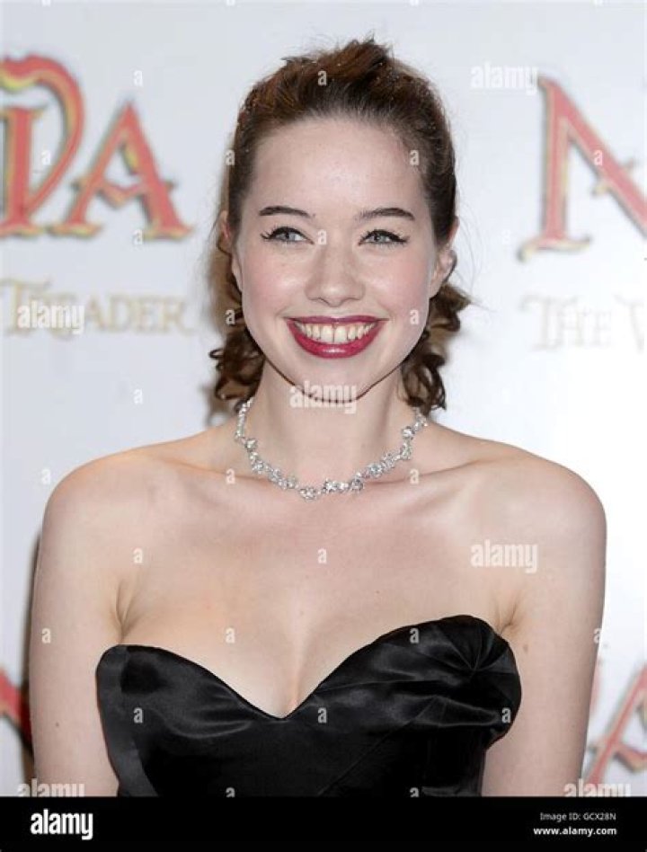 Anna Popplewell Height, Weight, Measurements, Bra Size, Shoe Size