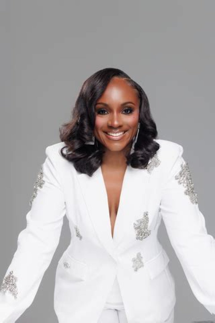 Ashley Fox Net Worth