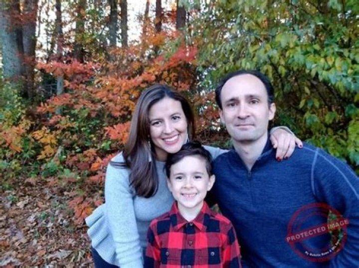 Avery Cotton Husband: Bio, Wiki, Age, Height, Family, Net Worth, Salary and WFLA