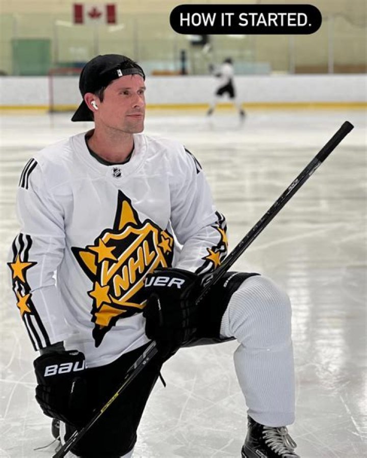 Benjamin Hollingsworth Net Worth