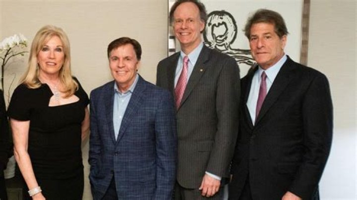 Bob Costas Height, Weight, Net Worth, Age, Birthday, Wikipedia, Who, Nationality, Biography