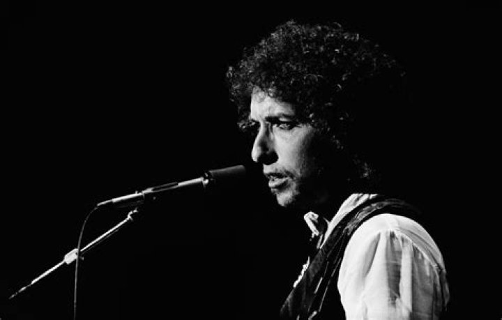 
Bob Dylan Still Lives in the Malibu Home He Bought for $105,000 in 1979 