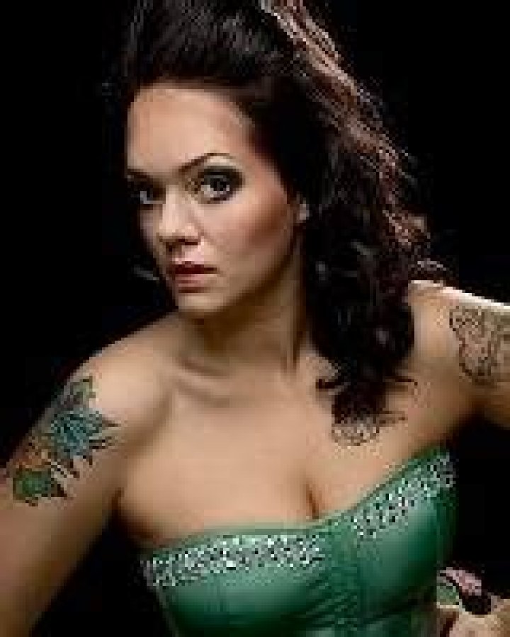 Brenna Roth Net Worth