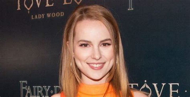 
Bridgit Claire Height, Weight, Net Worth, Age, Birthday, Wikipedia, Who, Nationality, Biography 