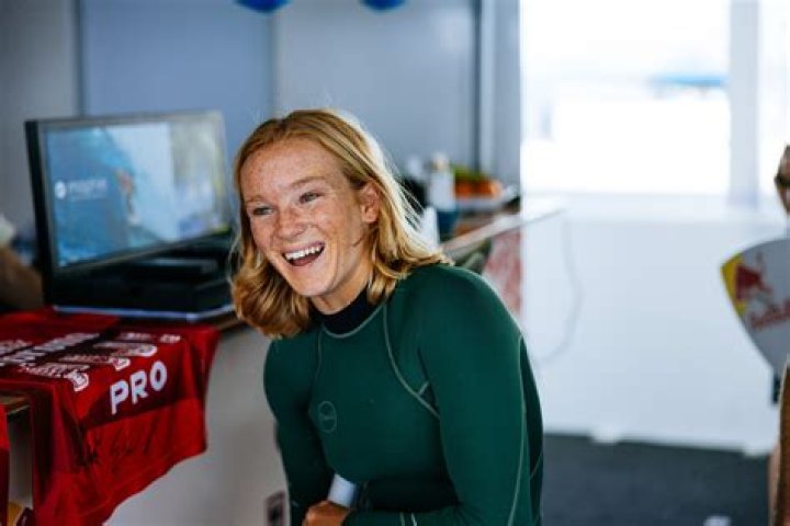 Caitlin Simmers Height, Weight, Net Worth, Age, Birthday, Wikipedia, Who, Nationality, Biography