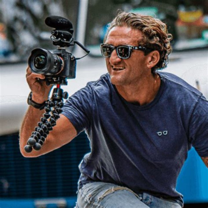Casey Neistat Height, Weight, Body Measurements, Shoe Size, Family