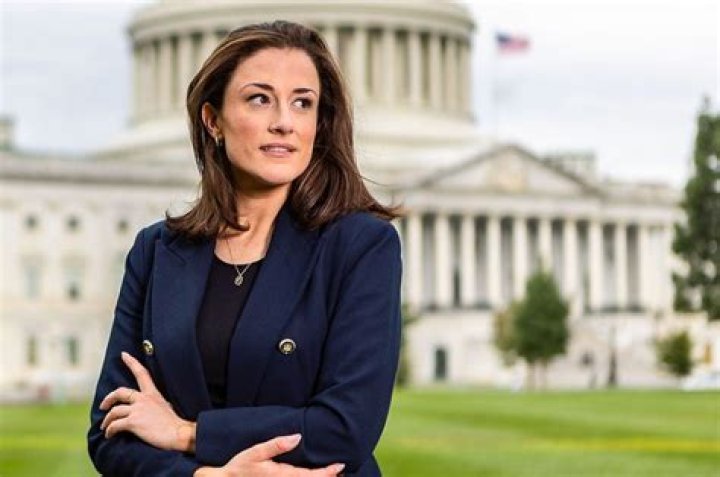 Cassidy Hutchinson Height, Weight, Net Worth, Age, Birthday, Wikipedia, Who, Nationality, Biography