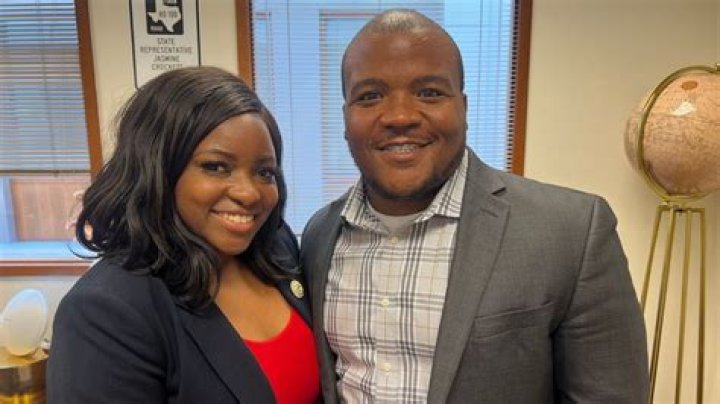 What is the Age of Cassieemua? Know more about her Net Worth