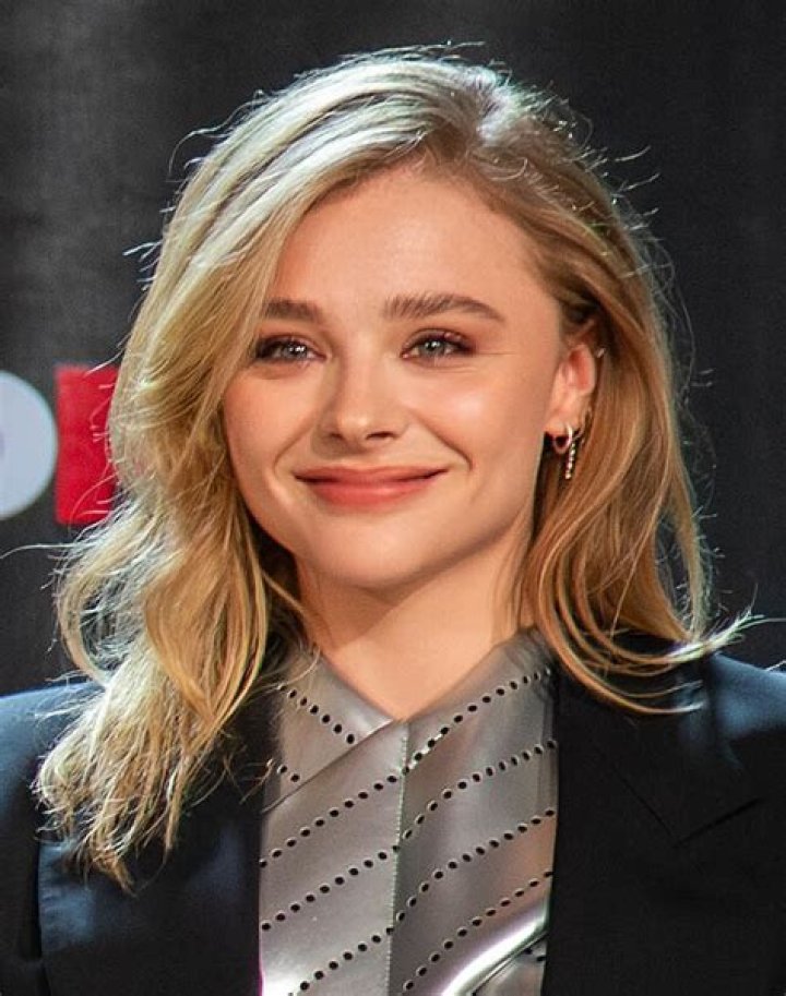
Chloe Mrozak Age, Birthday, Wikipedia, Who, Nationality, Biography 