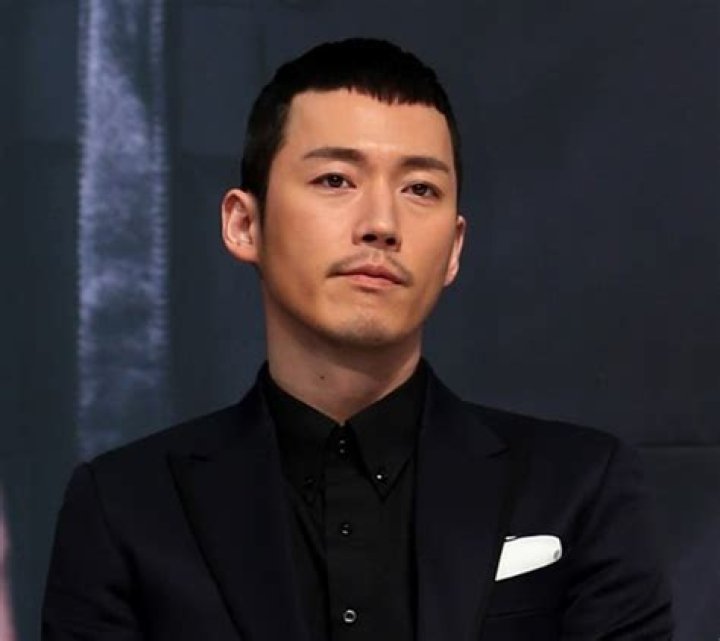 
Choi Jin-hyuk Height, Weight, Net Worth, Age, Birthday, Wikipedia, Who, Nationality, Biography 
