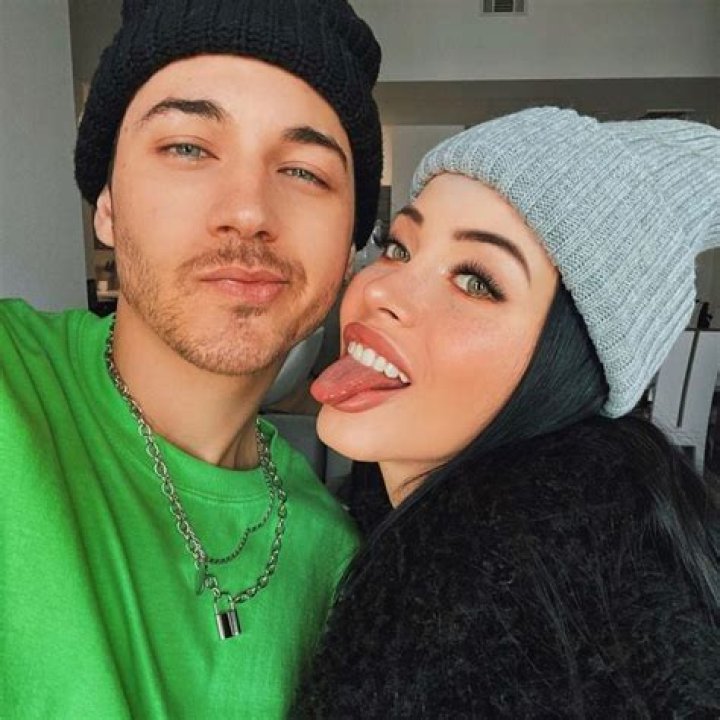 Claudia Alende Wiki, Bio, Boyfriend, Married, Net worth, Height, Age