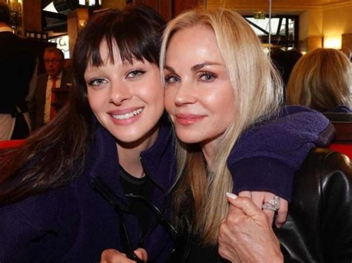 Claudia Heffner Peltz (Fashion model) – Nelson Peltz’s Wife