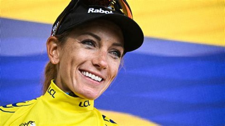 
Claudine Prévost Height, Weight, Net Worth, Age, Birthday, Wikipedia, Who, Nationality, Biography 