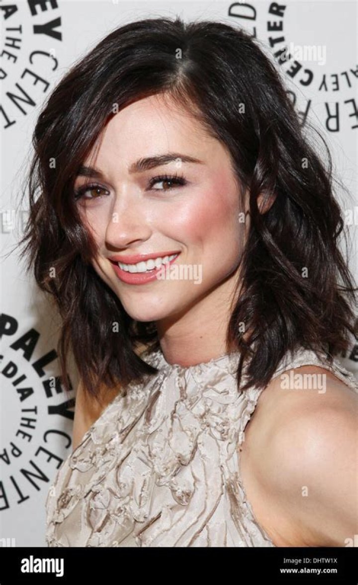Crystal Reed Height, Weight, Measurements, Bra Size, Shoe Size