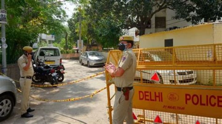 
Delhi Police recover over 1,400 kg of firecrackers, 4 arrested 