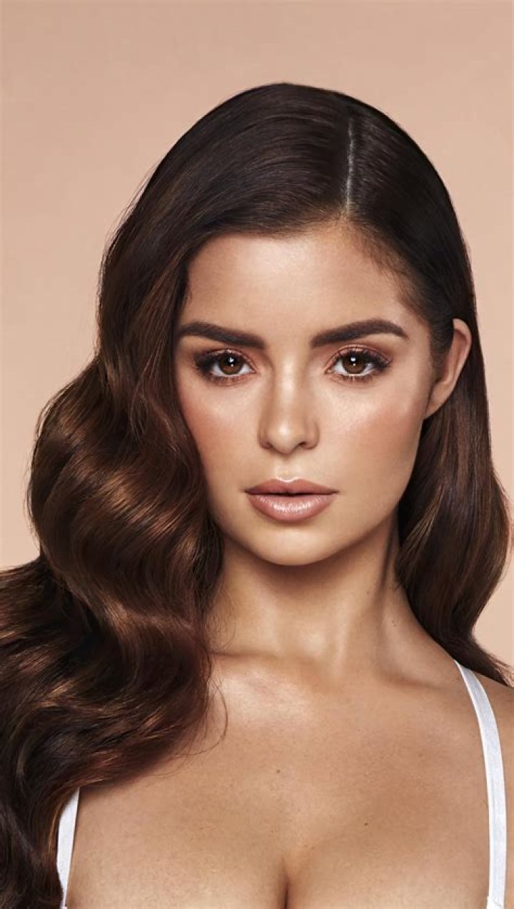 Demi Rose Height, Weight, Measurements, Bra Size, Shoe Size
