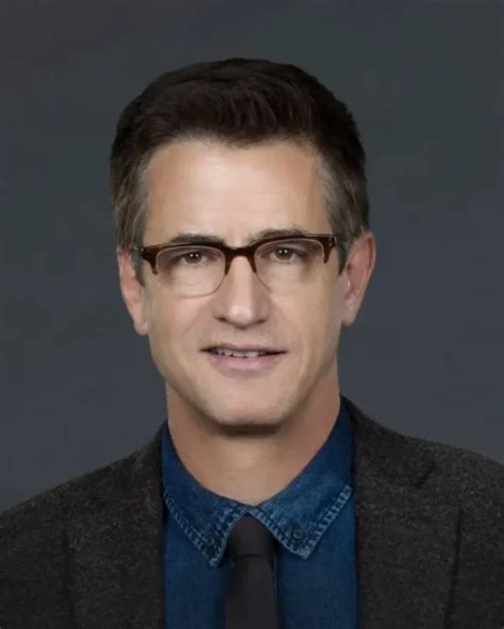 Dermot Mulroney Height, Weight, Body Measurements, Shoe Size