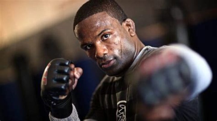 Din Thomas Net Worth