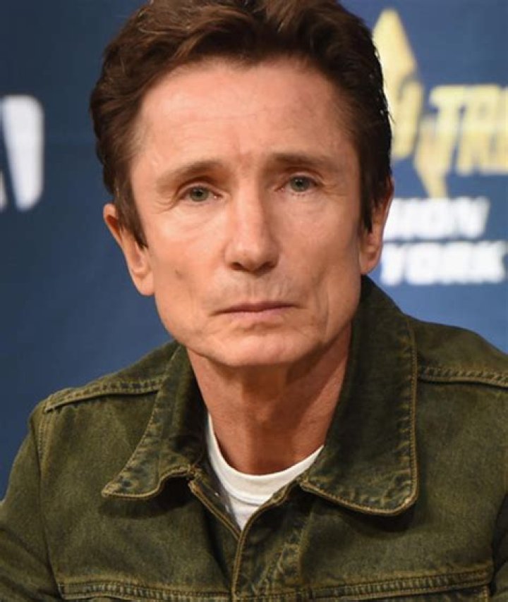 Dominic Keating
