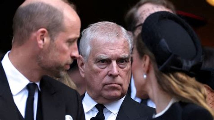 
Duke Who Planned Queen’s Funeral Gets Banned from Driving After Using Phone Behind the Wheel 