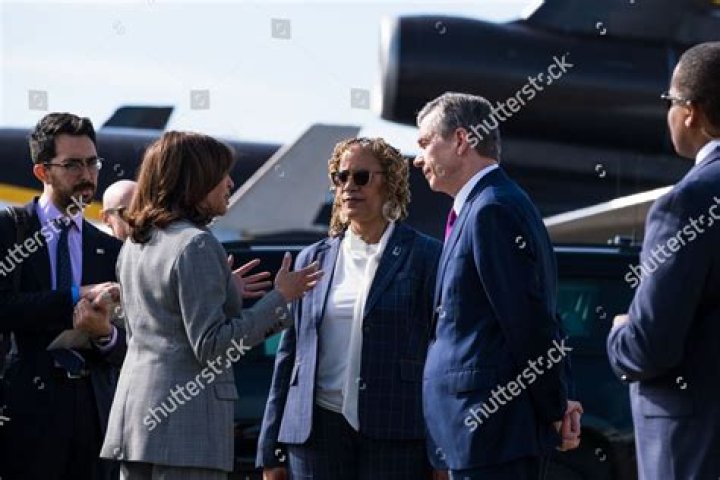 Elaine O’Neal Net Worth