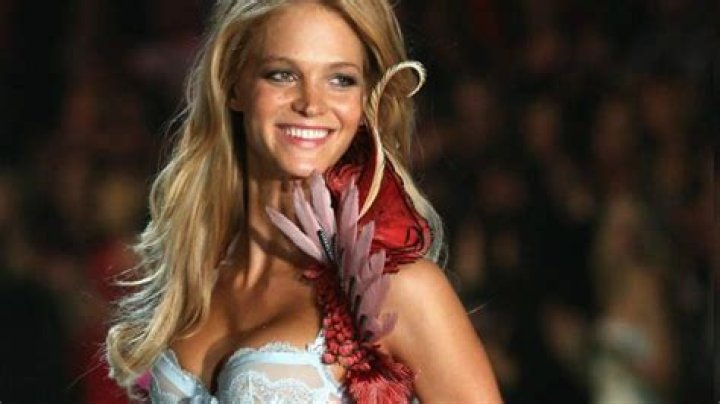 Erin Heatherton Height, Weight, Measurements, Bra Size, Shoe Size