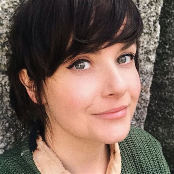 
Erin McGathy Height, Weight, Net Worth, Age, Birthday, Wikipedia, Who, Nationality, Biography 