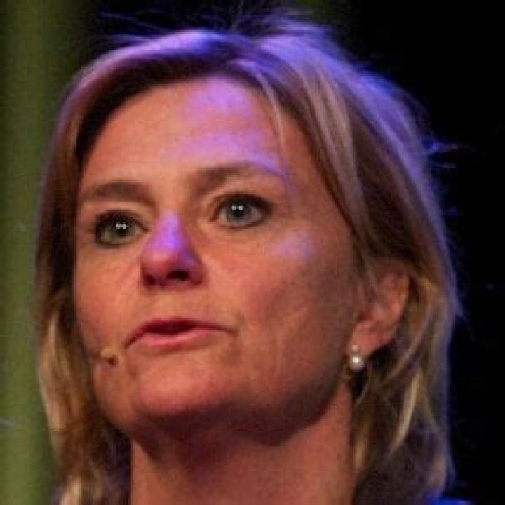 Eva Hamilton Net Worth