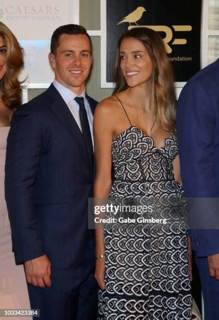 
Everything To Know About Jonathan Marchessault Wife Alexandra Gravel 
