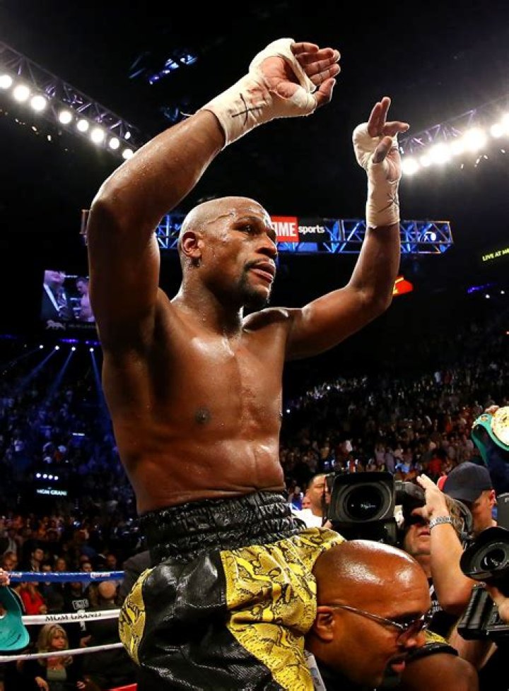 Floyd Mayweather Jr. Height, Weight, Body Measurements, Shoe Size