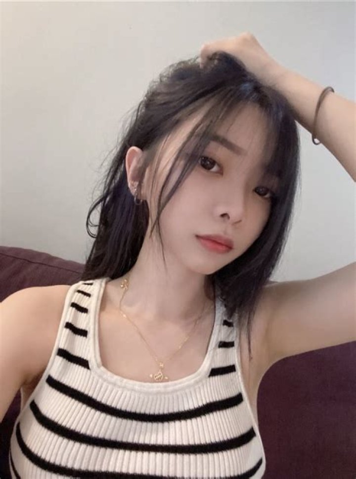 Foyce Le Xuan OnlyFans: Drink Video Gone Viral