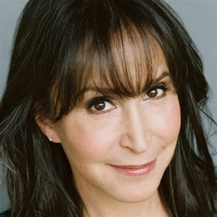 Gina Hecht Net Worth