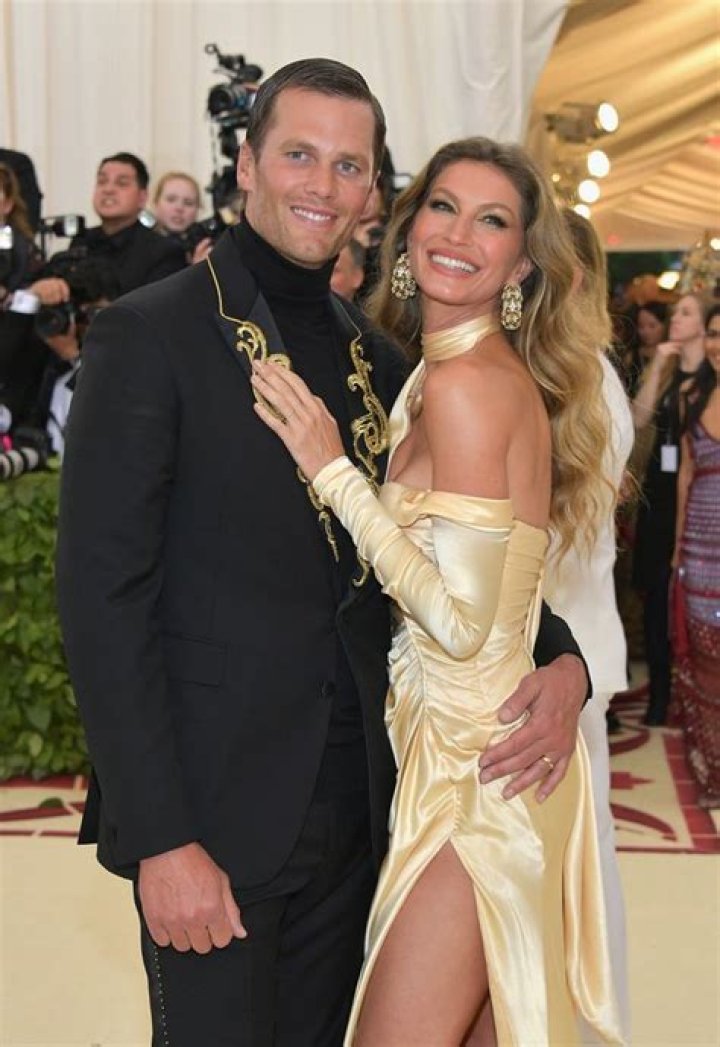 
Gisele Bündchen Comments on Post About People Being ‘Inconsistent’ in Relationships amid Tom Brady Drama 