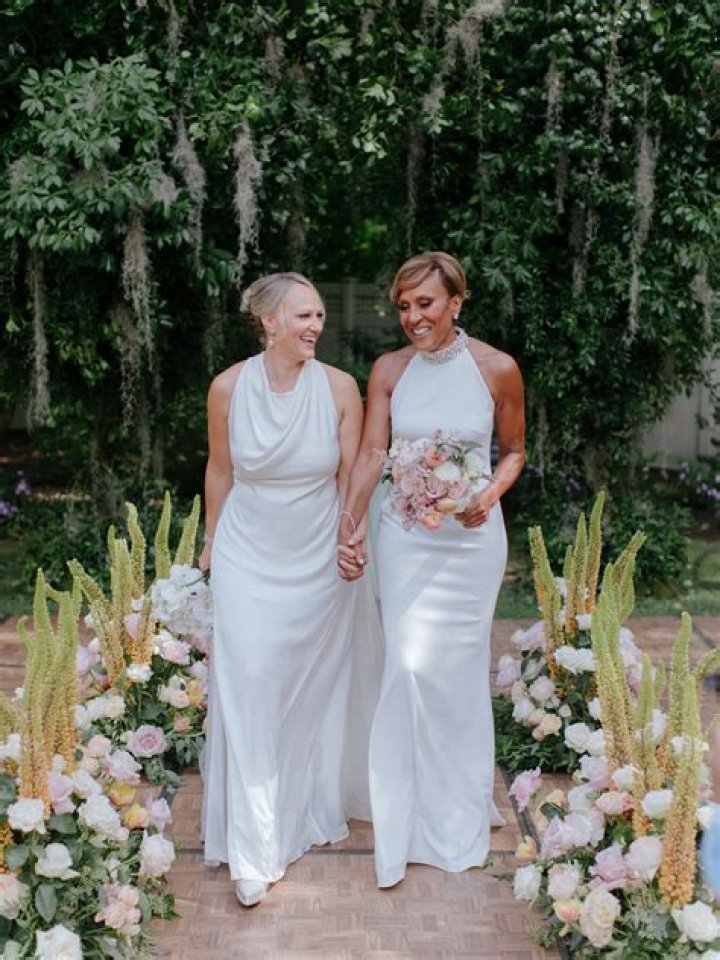 
Hannah Roberts Married to Wife: Kelsey Miller. 