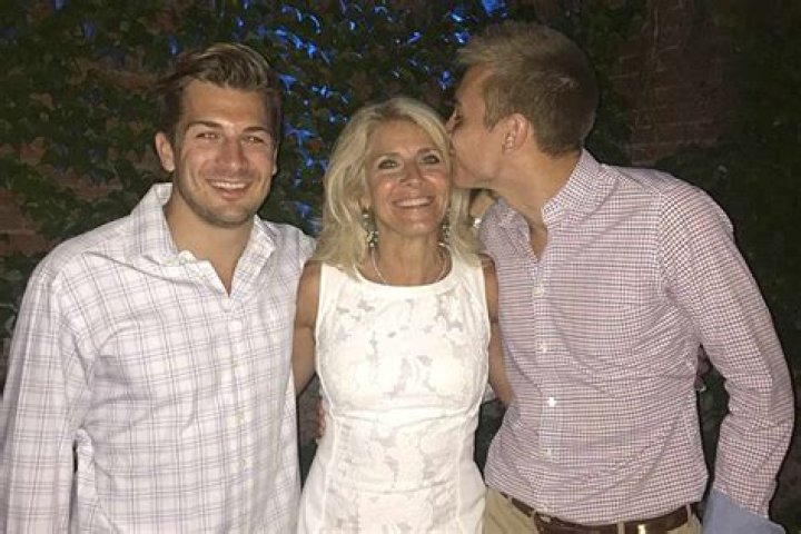 Holly Bankemper: Cris Collinsworth Wife, Age, Wiki, Biography, Net Worth, Family