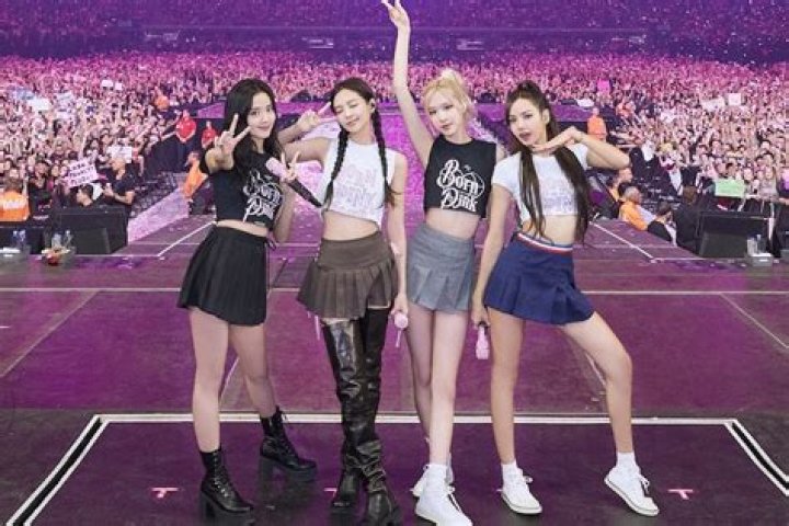 
“Hope they have more comebacks and freedom”: Fans express doubts over BLACKPINK’s contract renewal with YG Entertainment 