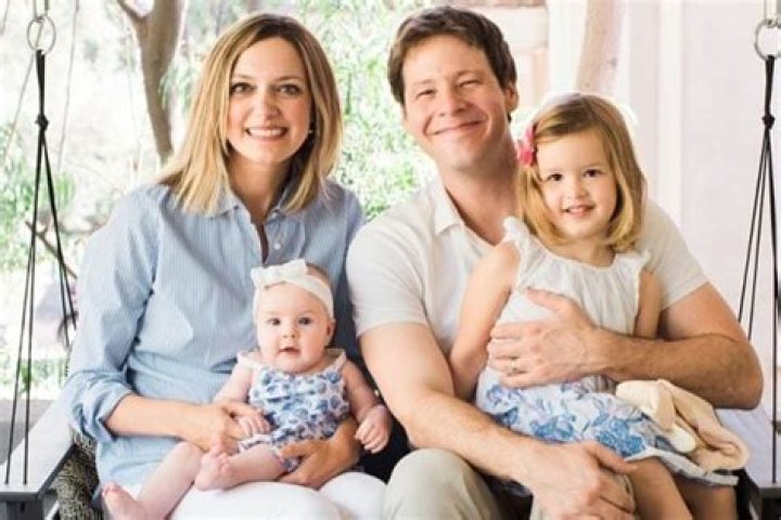 Ike Barinholtz Wiki, Bio, Wife, Kids, Net worth, Family, Age