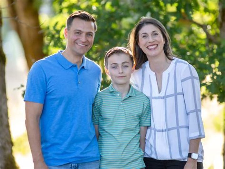 
Inside Rayfield Wright Family: Wife Di Wright and Net Worth 2022 
