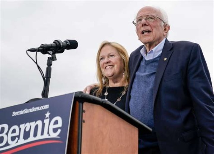 
Inside The Personal Life of Jane Sanders as Bernie Sanders’ Wife 