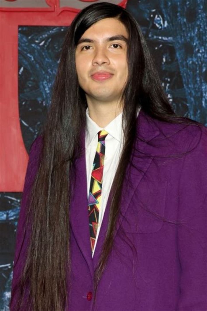 Is Eduardo Franco Hair Real? Stranger Things Actor Got The Long Hair