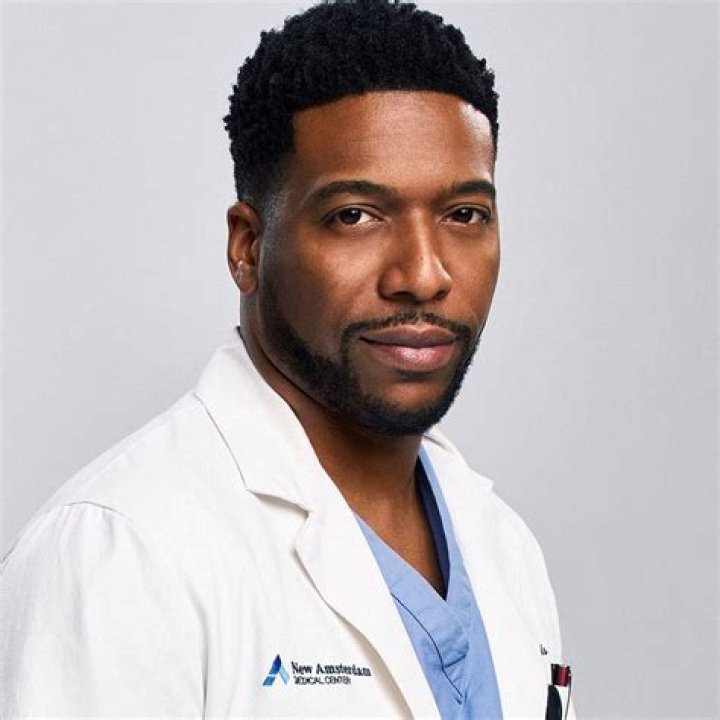 Is Jocko Sims Married to Wife? Or Dating a Girlfriend?