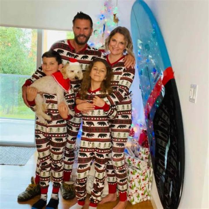 Is Lorenzo Lamas still married? Who is Lorenzo Lama’s wife?