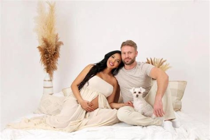 Is Violet From 90 Day Fiance Pregnant? Baby Bump And Husband