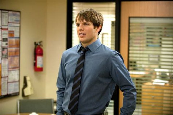 Jake Lacy Height, Weight, Body Measurements, Shoe Size