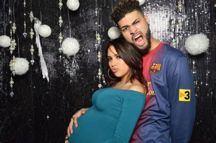 Jasmine Villegas Dating, Ronnie Banks, Boyfriend, Pregnancy, Child,