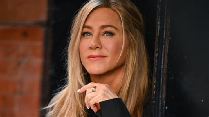 
Jennifer Aniston ‘Hates’ Social Media and Says She’s ‘Not Good at It’: ‘It’s Torture for Me’ 
